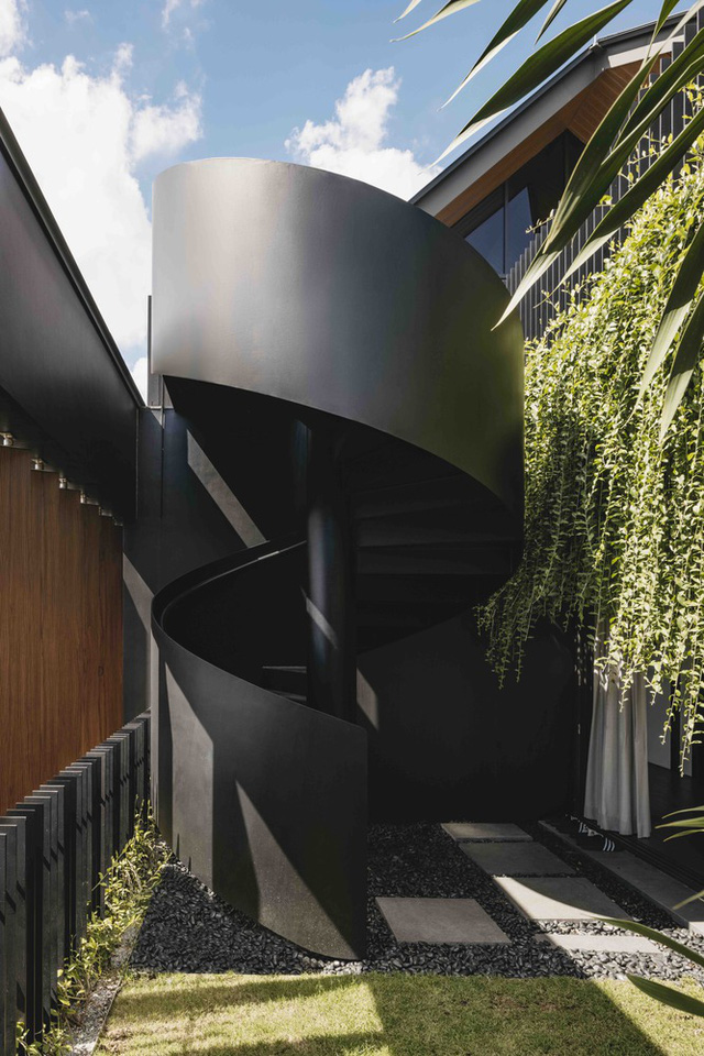 Căn biệt thự mang thiên nhiên vào nhà đẹp đến ngẩn người: Không gian thoải mái nhưng vẫn riêng tư, mộc mạc mà sang chảnh hút mắt - Ảnh 5. Căn biệt thự mang thiên nhiên vào nhà đẹp đến ngẩn người: Không gian thoải mái nhưng vẫn riêng tư, mộc mạc mà sang chảnh hút mắt - Ảnh 5.