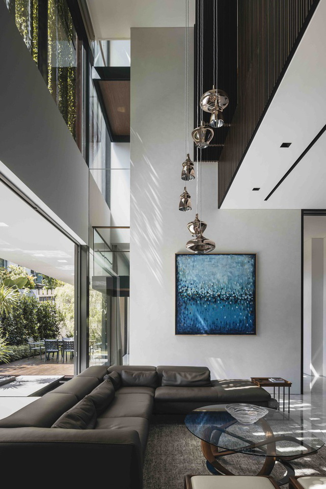 Căn biệt thự mang thiên nhiên vào nhà đẹp đến ngẩn người: Không gian thoải mái nhưng vẫn riêng tư, mộc mạc mà sang chảnh hút mắt - Ảnh 4. Căn biệt thự mang thiên nhiên vào nhà đẹp đến ngẩn người: Không gian thoải mái nhưng vẫn riêng tư, mộc mạc mà sang chảnh hút mắt - Ảnh 4.