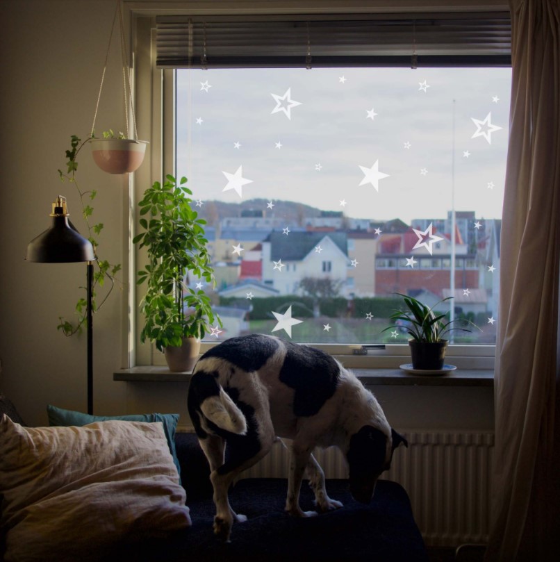 trang trí cửa sổ theo chủ đề Giáng sinh